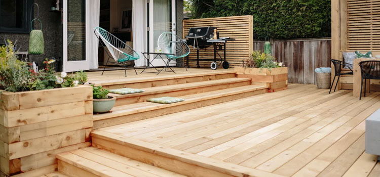 Cedar Decking in Lake Balboa, CA