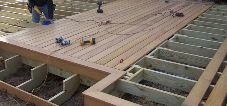 Wood Deck Builders in Lake Balboa, CA